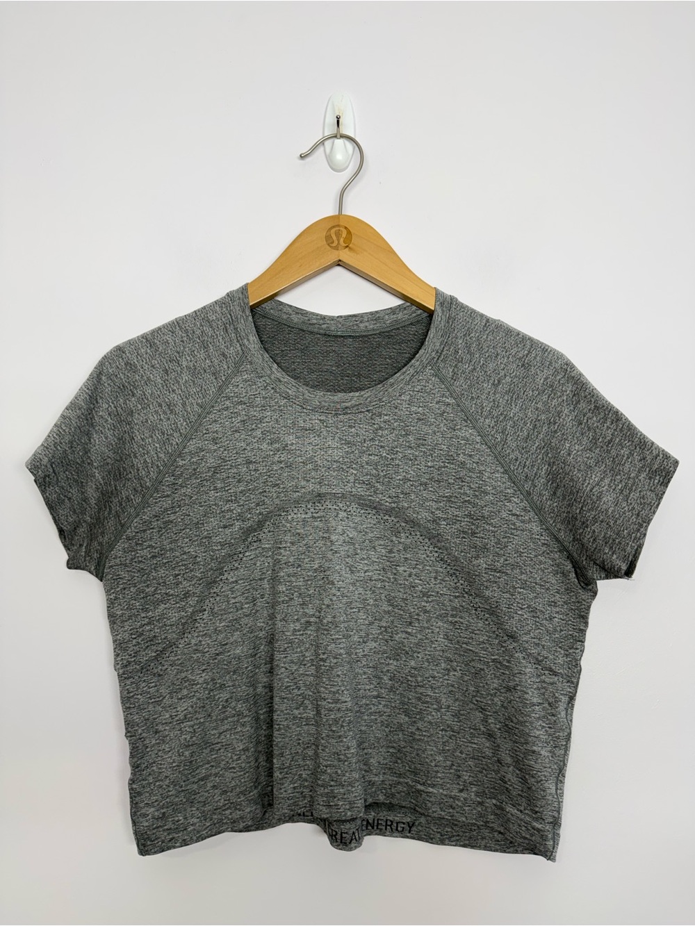 187: Lululemon Swiftly Tech Cropped Short-Sleeve Shirt 2.0 Slate / White Size 14